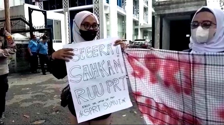 Bawa Sutil dan Panci, Serikat Pekerja Rumah Tangga Desak Pengesahan RUU PPRT