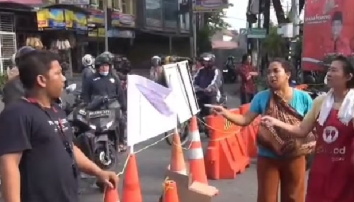 Warga di Medan Ngamuk Tolak Penutupan Jalan Abdullah Lubis, Petugas Dishub Dibentak-bentak