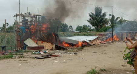 Polsek Percut Seituan Musnahkan Gubuk Diduga Lapak Narkoba