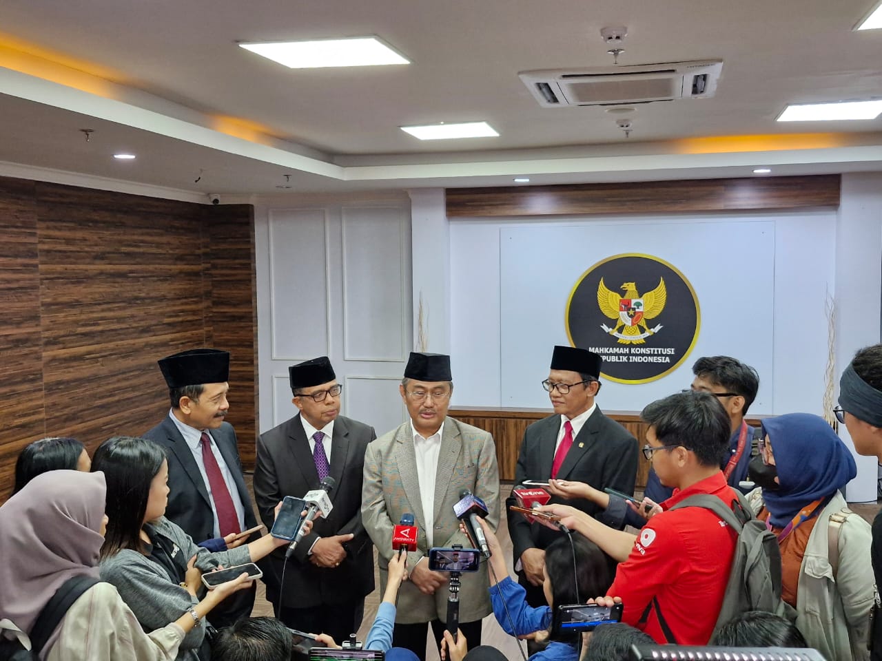 Jimly Asshiddiqie Bagikan Video Kerusuhan Pemilu 2019, Harap Tak Terjadi Lagi