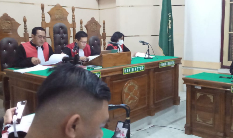 Hakim Perintahkan Jaksa Hadirkan Terdakwa Penggelapan Secara Offline