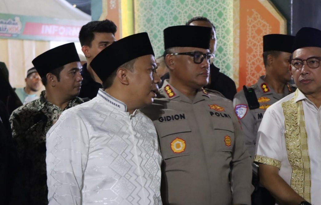 Kapolrestabes Medan Hadiri Pembukaan Ramadhan Fair XIX, Rico Waas Pukul Beduk Tanda Pembukaan
