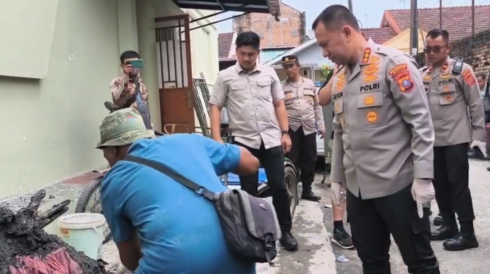 Rumah Hakim PN Medan Khamozaro Waruwu Diberi Garis Polisi