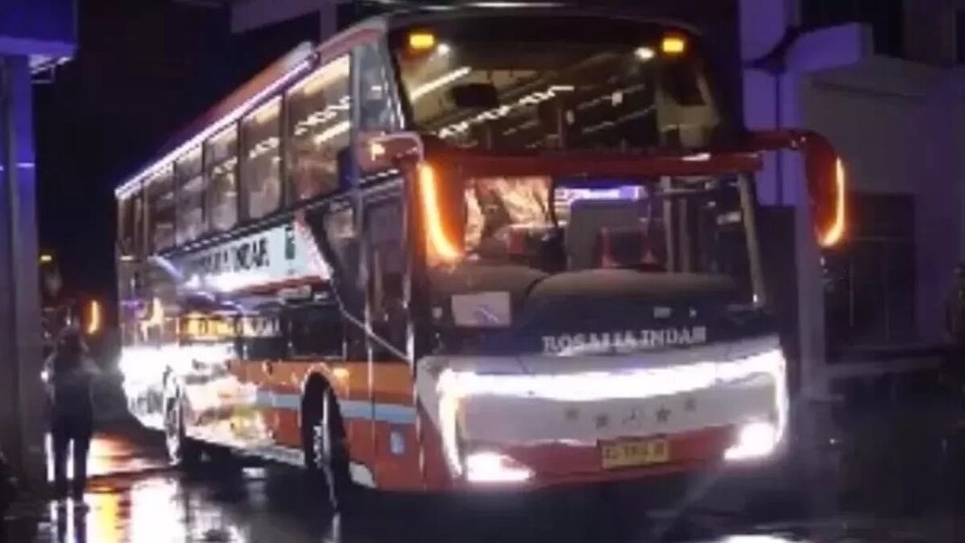 Viral ! Marco Sony, Sopir Bus PO Rosalia Indah ugal-ugalan Dipecat